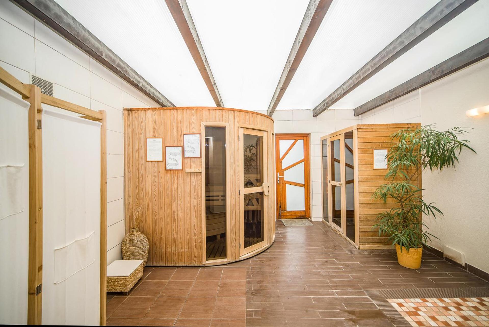 Hotel Piroska Buk Exterior foto